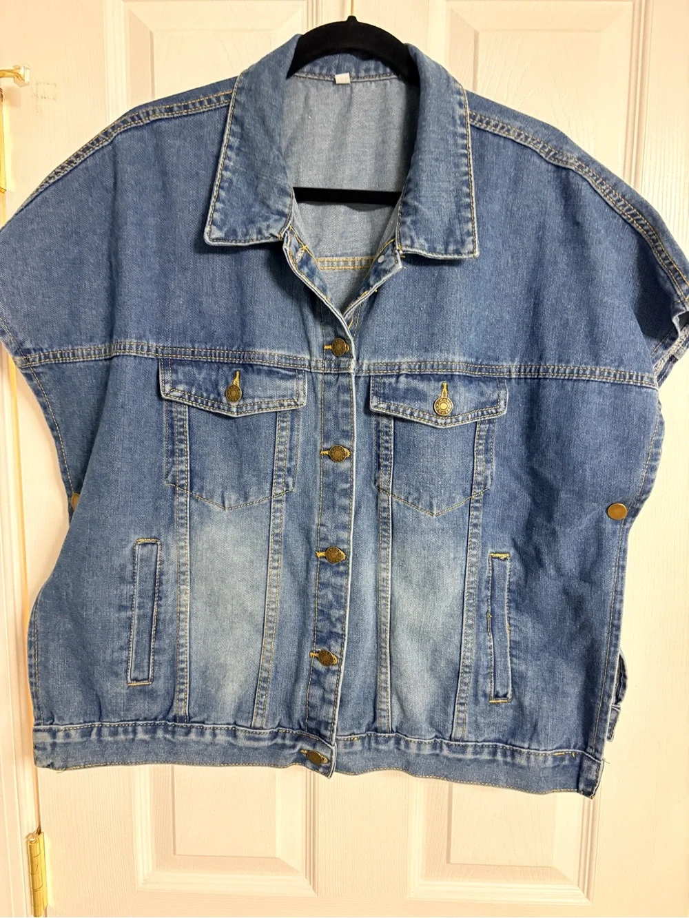 Cap sleeve Jean jacket with side snaps. - Picture 1 of 6